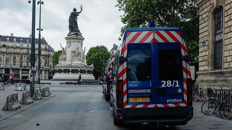 Fransa'da Covid-19 kaynaklı vaka ve ölümlerdeki düşüş sürüyor