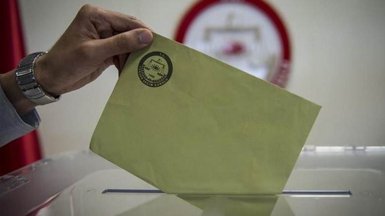 Son anket: 2 parti barajı geçiyor