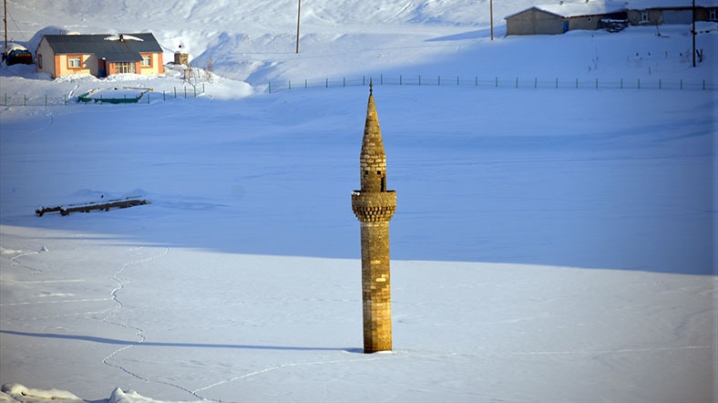 Ağrı’dan büyüleyici kar manzarası…