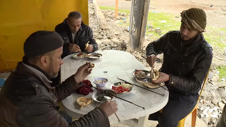 FOTO- Musul'da savaşa inat hizmete devam eden bir lokanta 
