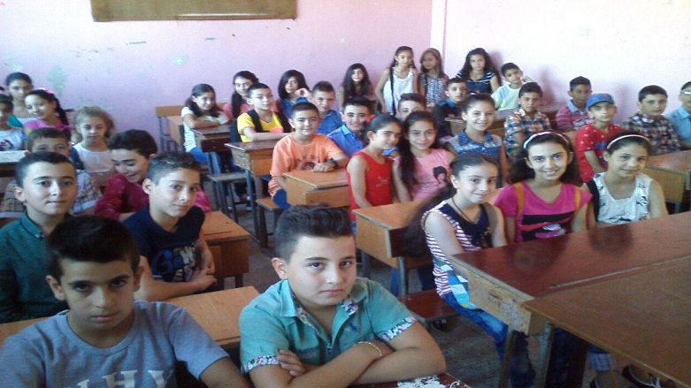 Suriye'de 4 milyon çocuk savaşın gölgesinde okula başladı 