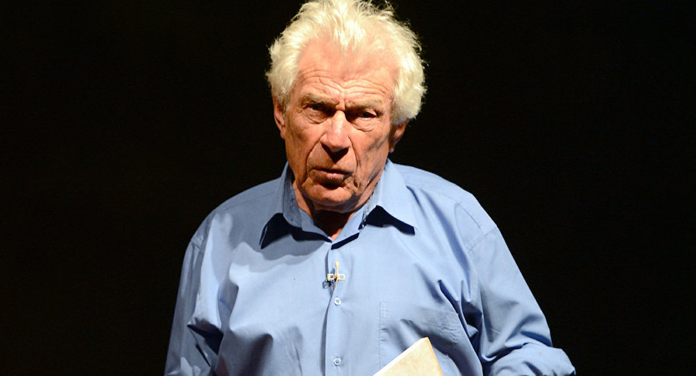  Dünyaca ünlü yazar hayatını kaybetti