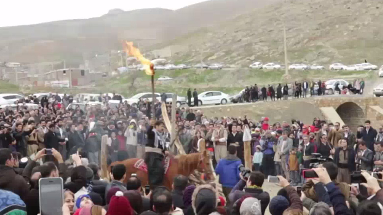مەهاباد .. رێوەڕەسمی زستانەی بێڵدانە لە سە‌‌هۆڵان
