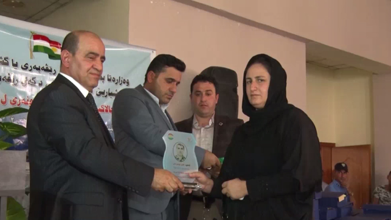 رێزلێنان لە خانەوادەی شەهیدان لە قەسرۆک