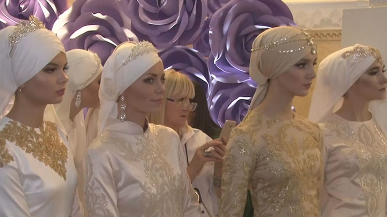 فێستیڤاڵی جلوبەرگی هاوسەرگیری لە مۆسکۆ