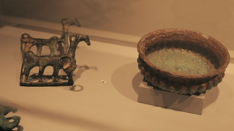 بەدواداچوون بۆ تەقینەوەی ئەشکەوتێك بە مەبەستی دۆزینەوە و بە دەستهێنانی پارچە شوێنەواری بە نرخ و گرانبەها