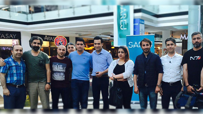 ئەگەر لە ناكاو كەسێكت بینی لە ھۆش خۆی چوو چی بۆ دەكەی؟