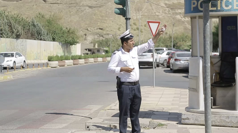 چیرۆکی رووداوی هاتووچۆی پۆلیسێکی سەرشەقام
