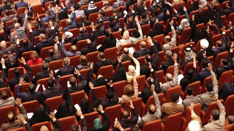 Perlemana Iraqê biryarên Ebadî bi nedestûrî binav kir
