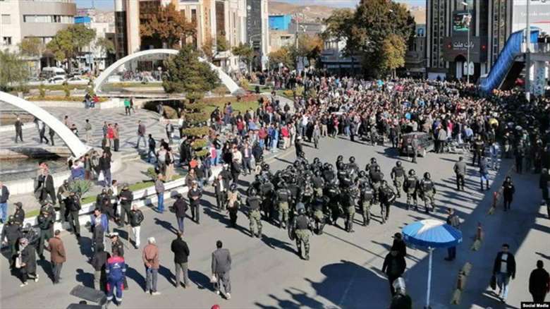 Li Îran û Rojhelata Kurdistanê 30 xwenîşander hatin kuştin