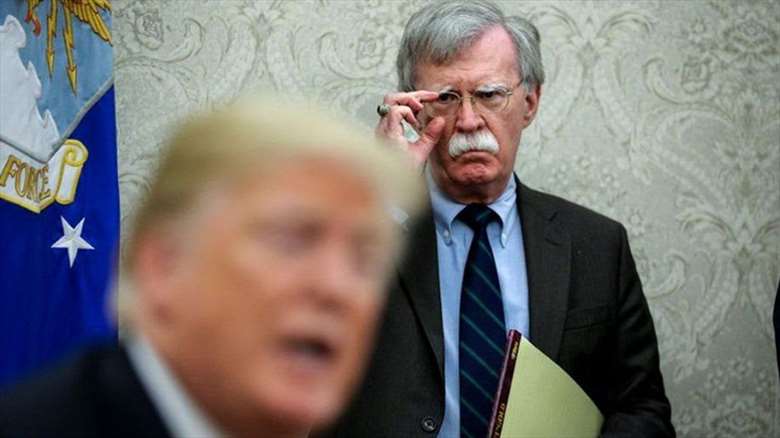 Boltin: Tiramp dixwaze li gel Îranê danûstandinan bike